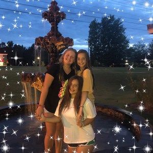 Meet your Posher, Abigail